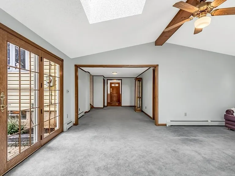 10 Kingston Ln — Photo 11