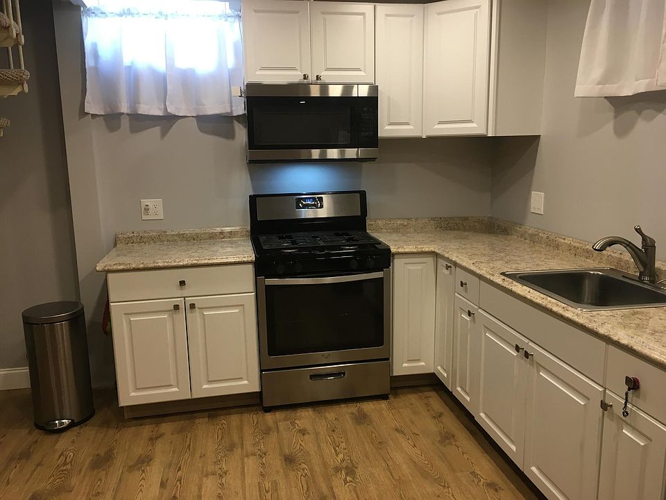 1st image of 10 Oak Crest Pl Unit 1