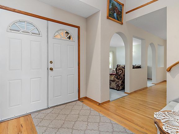 2nd image of 120 Northlake Ln