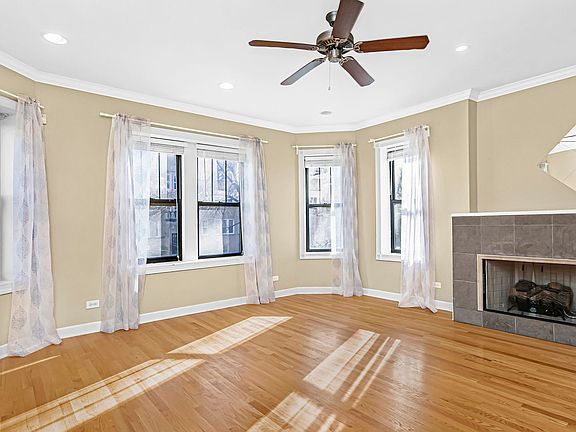 2nd image of 6442 N Leavitt St APT 1e