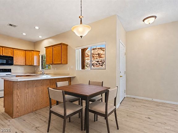 3rd image of 724 Hardy Way Unit E