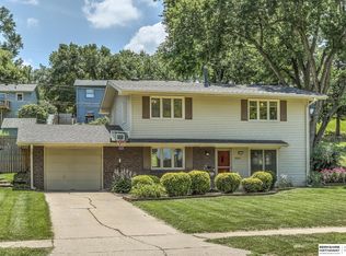 8569 Larimore Ave, Omaha, NE 68134
