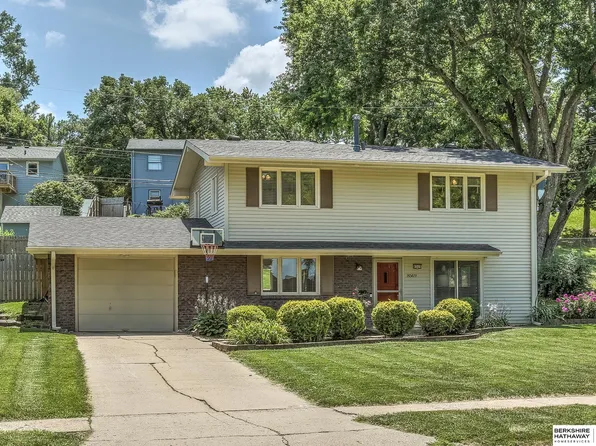 8569 Larimore Ave, Omaha, NE 68134