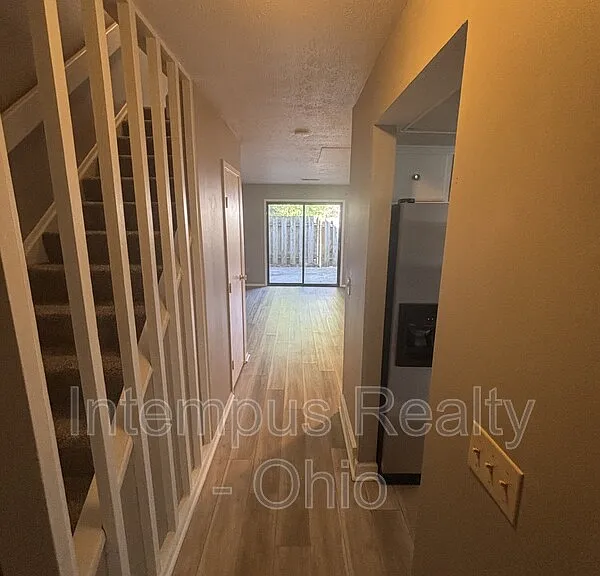 10 King Arthur Ct — Photo 2