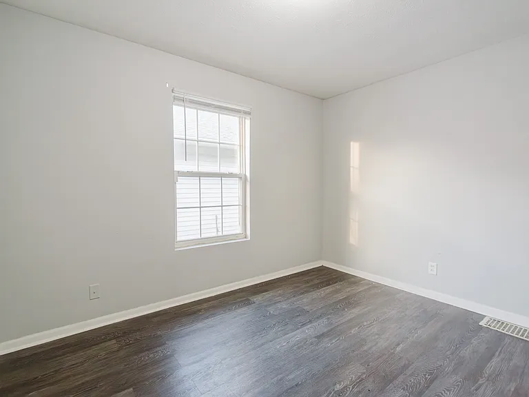 1103 N Keystone Ave — Photo 19