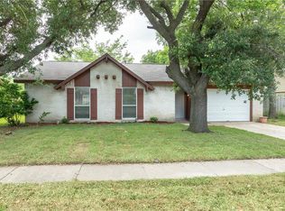 5001 Stagecoach Ln, Garland, TX 75043