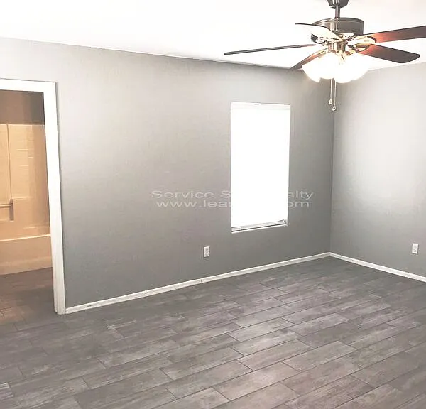 25235 W La Mont Ave — Photo 16