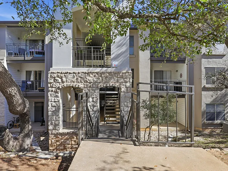 6000 Shepherd Mountain Cv #1810 — Photo 3