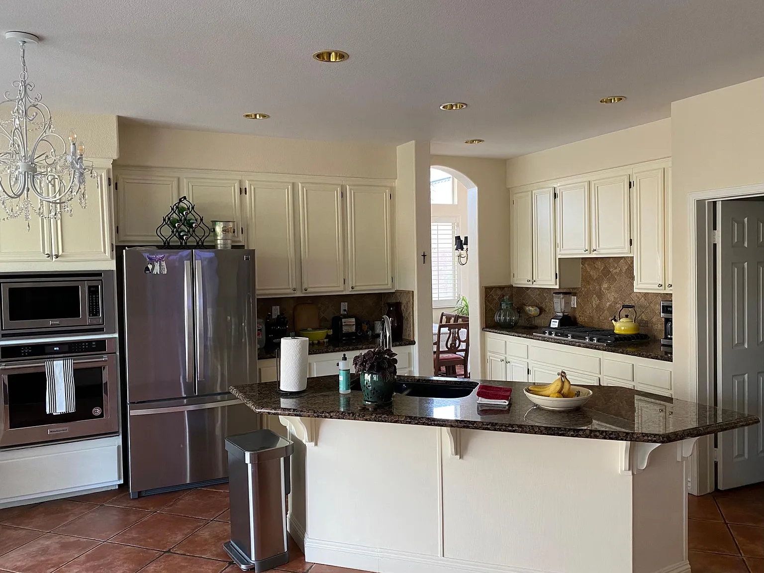 4 bed, 2652 sqft, $850 — Photo 2