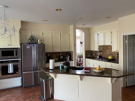 Large Kitchen with plenty of cabinet storage.