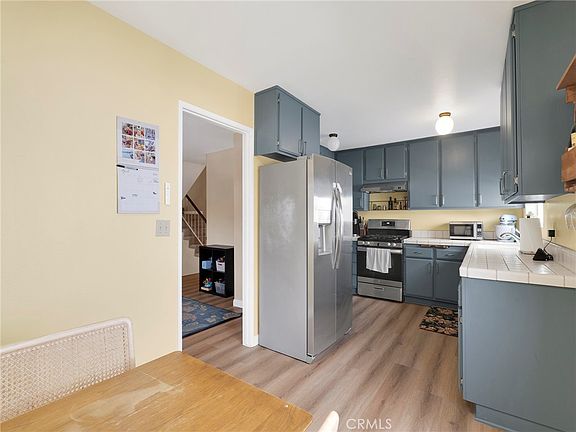 4th image of 10030 Owensmouth Ave Unit 25