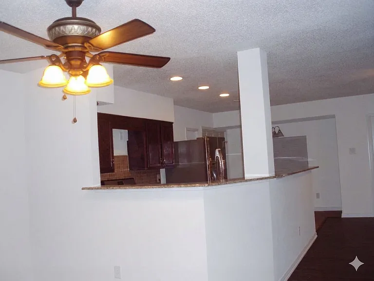 4017 Yellowstone St — Photo 2