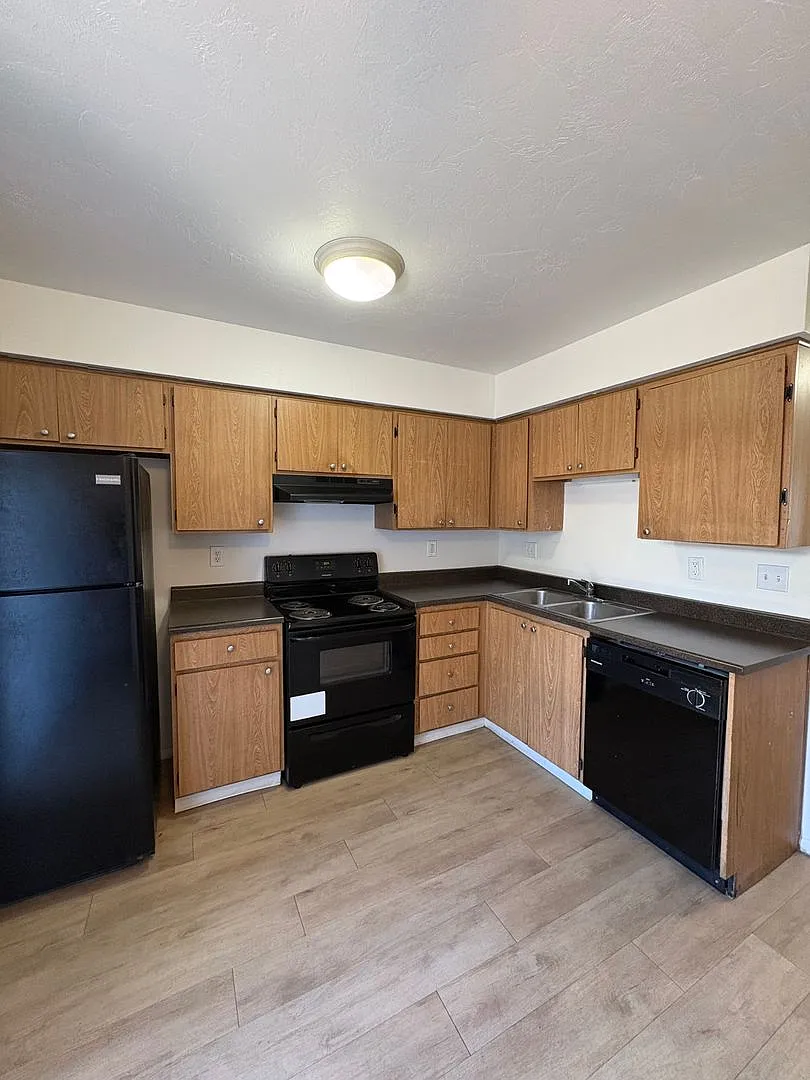 Independence Townhomes — Photo 4