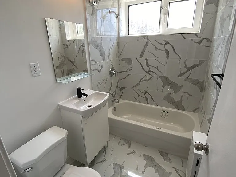 2255 Jane St — Photo 5
