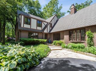 2400 W Old Mill Rd, Lake Forest, IL 60045