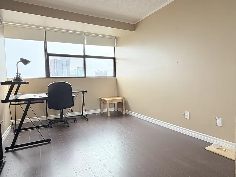 515 Riverside Dr W #703 — Photo 15