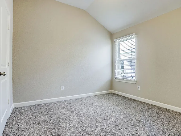 1926 Lansing Cove Dr — Photo 17