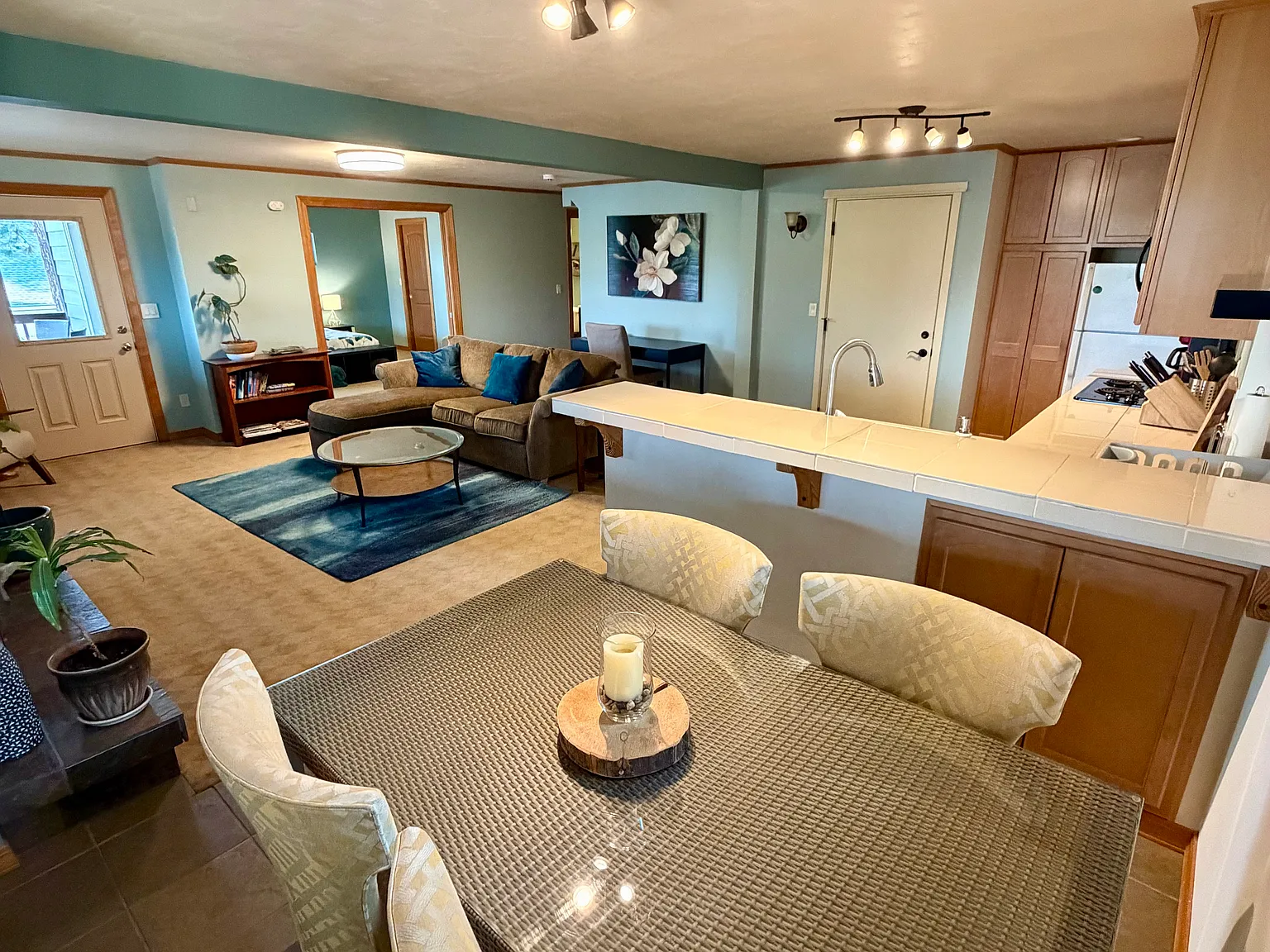 1 bed, 1000 sqft, $2,050 — Photo 3