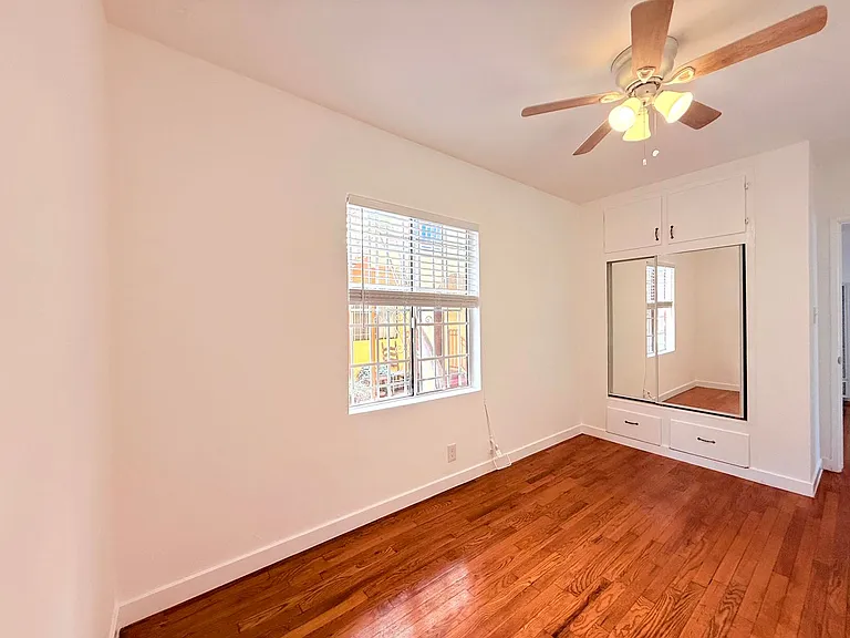 637 E. Rose Avenue — Photo 15