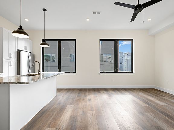 4th image of 2025 Amber St #C