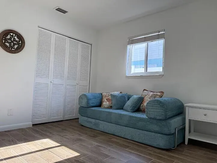 516 E Whitney Dr — Photo 24