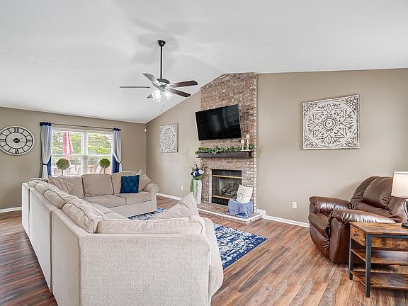 5th image of 2352 Mills Fall Dr