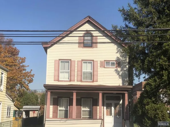 100 Linden St #2, Passaic, NJ 07055