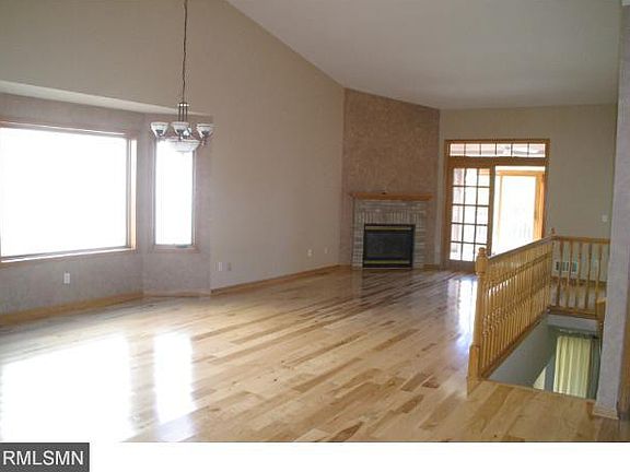 5th image of 618 Aqua Cir