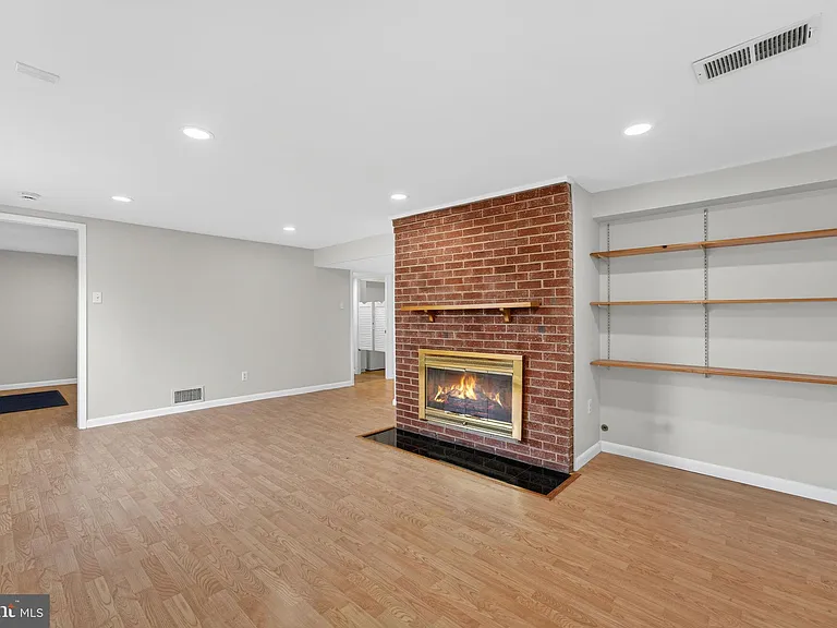7507 Murillo St — Photo 13