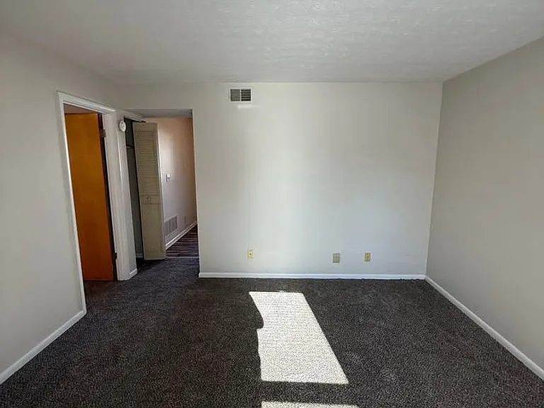 Meadow Creek Apartments — Photo 10