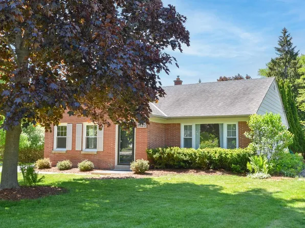 8125 N Santa Monica BOULEVARD, Fox Point, WI 53217