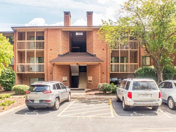 143 Green Turtle Ln APT 12, Charlottesville, VA 22901