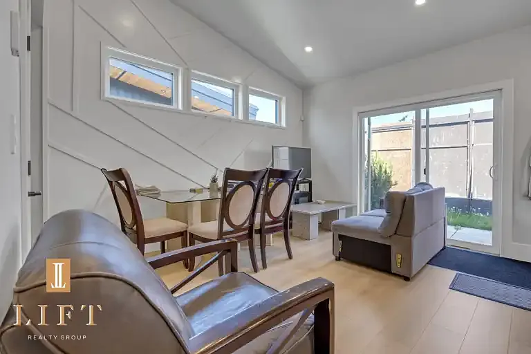 901 Jackson Cres #1A — Photo 3
