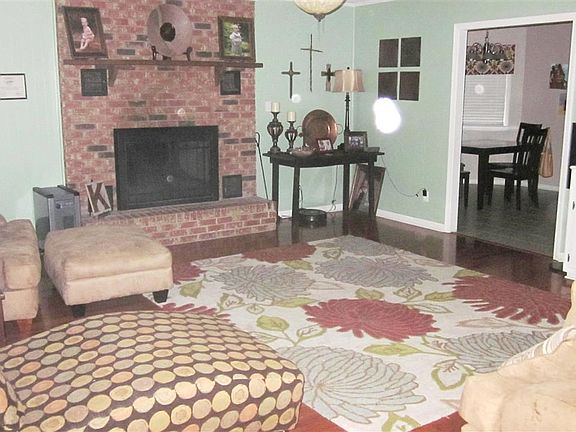 2nd image of 599 Dogwood Dr