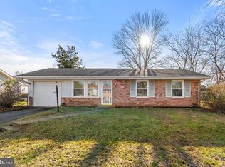 204 E Tazewell Rd, Sterling, VA 20164