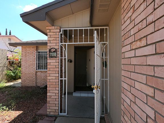 3rd image of 11996 Kings Crest Dr