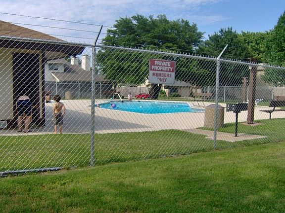 community pool and hottub
