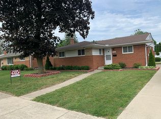 19646 Donna St, Livonia, MI 48152