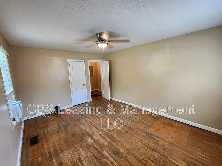 427 Bernard Dr — Photo 12