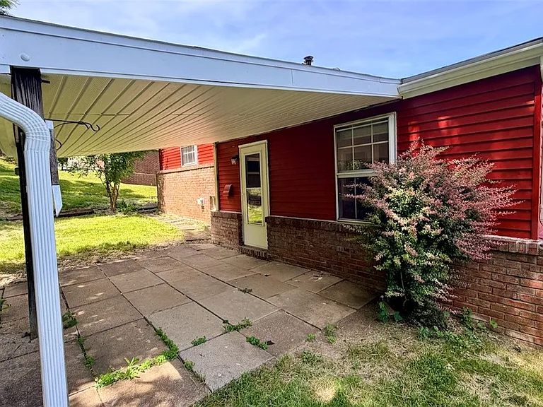 3812 Louisa St — Photo 37