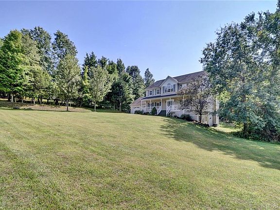 2nd image of 14 Woodridge Dr
