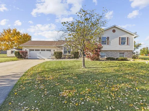 665 W Windy Oak Ct, Hebron, IN 46341