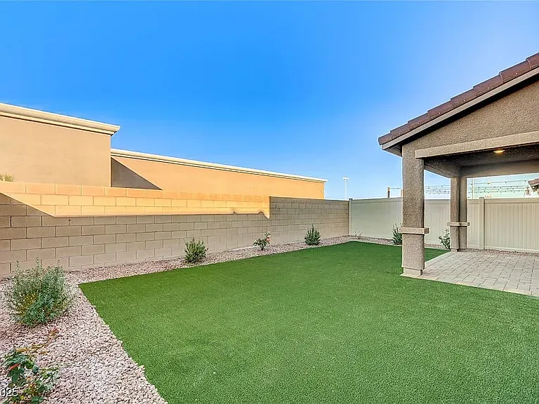 1624 Desert Path Ave — Photo 40