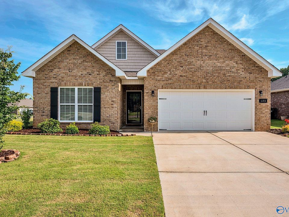 2nd image of 135 Amelia Dr