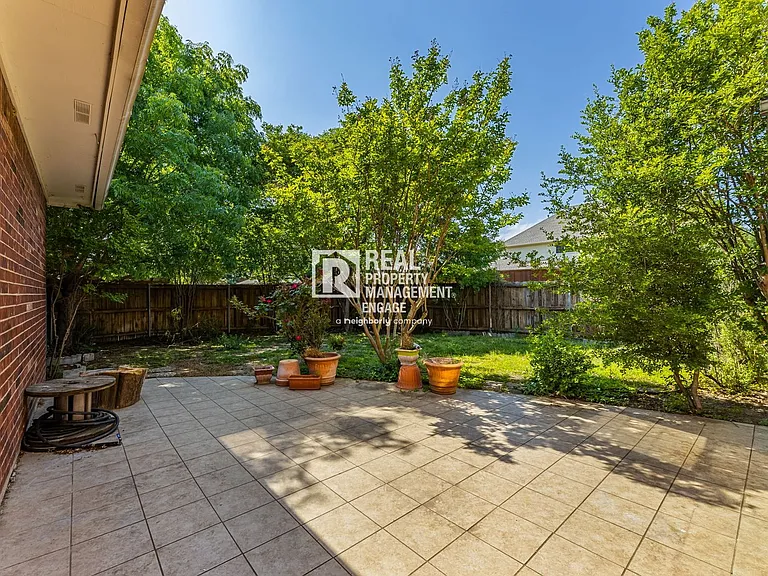 8817 Pocono Dr — Photo 46