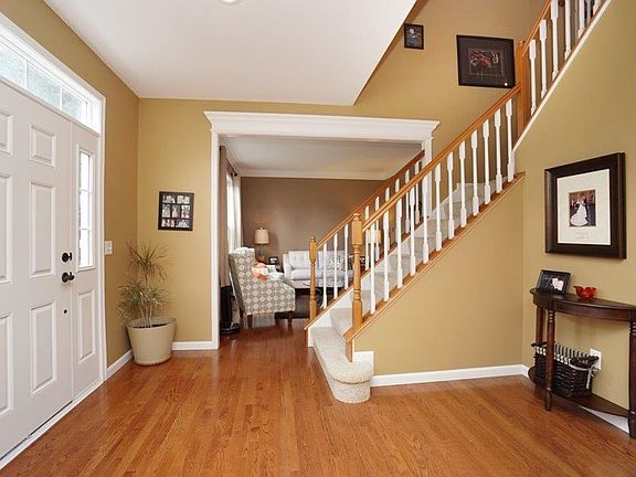 2nd image of 1149 Westchester Way