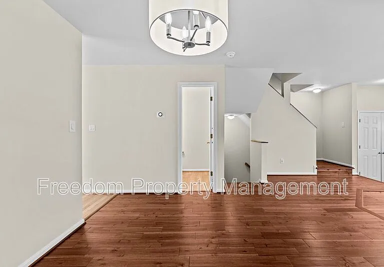 8644 Sanderling Dr — Photo 3