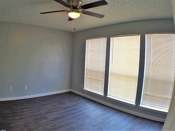 4th image of 2307 Summer Place Dr