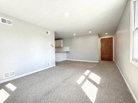 4th image of 1063 Tacoma St #4