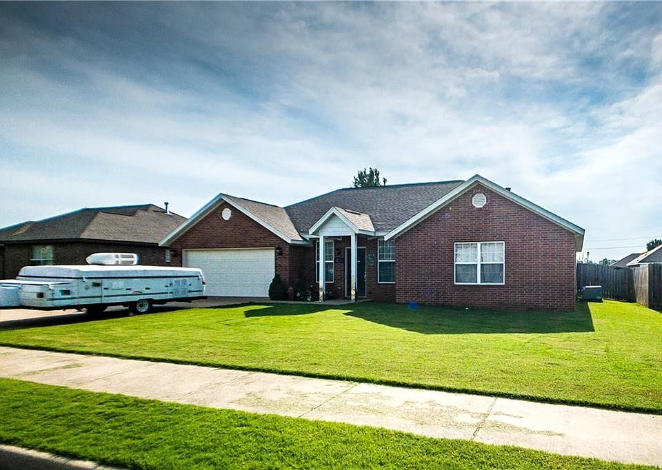 2nd image of 205 Liem Cir